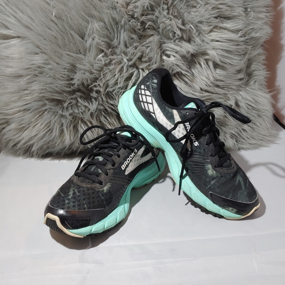 BROOKS blue sneakers size:7.5